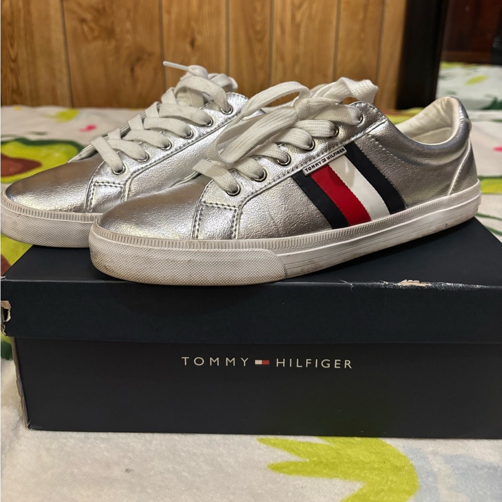 Shoes - Picture 3 of 5